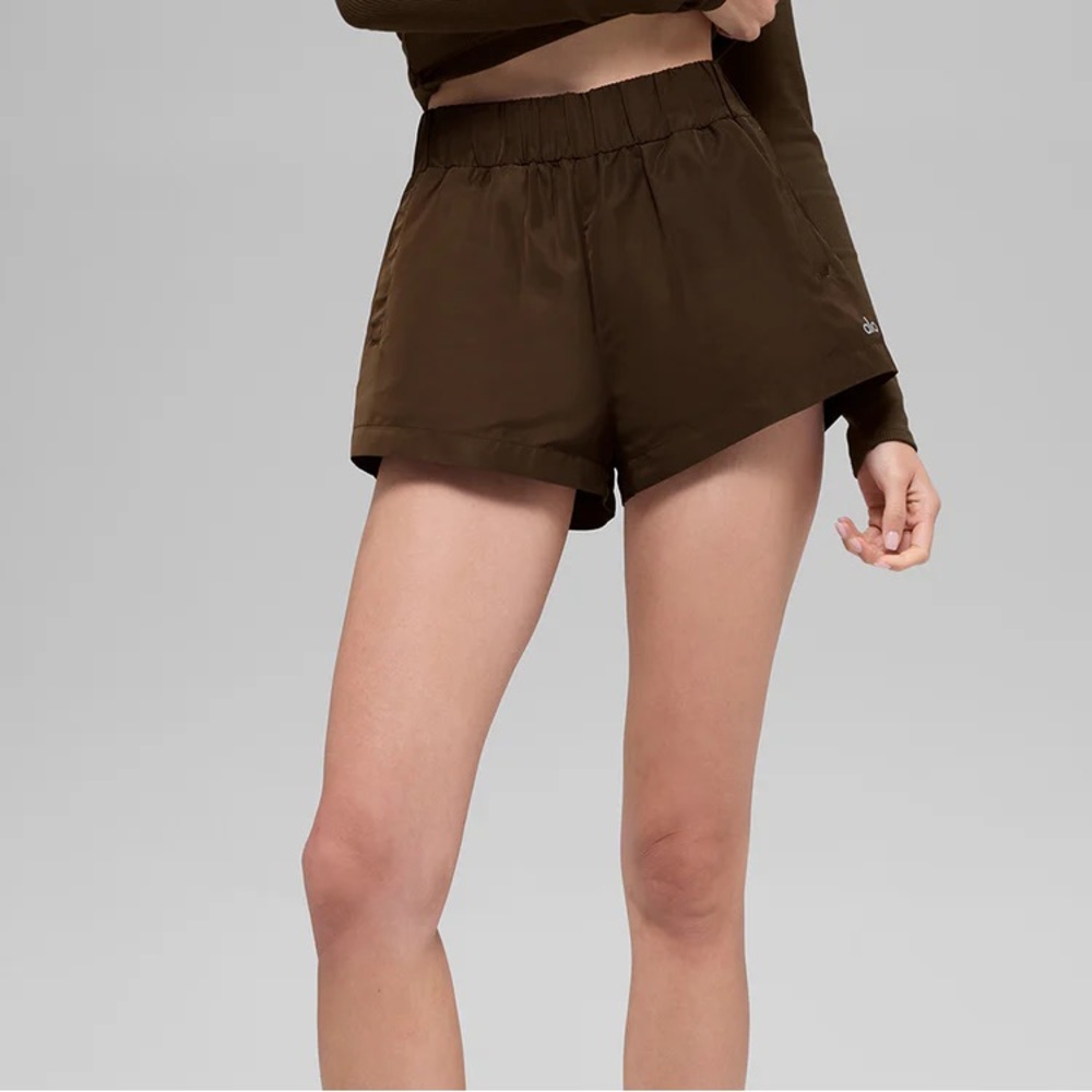 ALO High-Waist Socialite Short - Picture 5 of 5